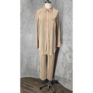 Cellecci Women‎ Large Tan Pleated Satin Lounge Set Wide Leg Pant Long Sleeve Top